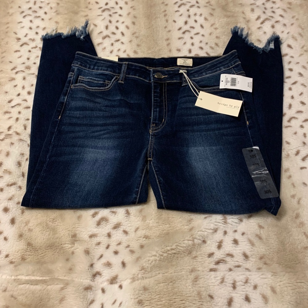 NWT bridge by gly. Mid Rise Skinny Jeans 30x26